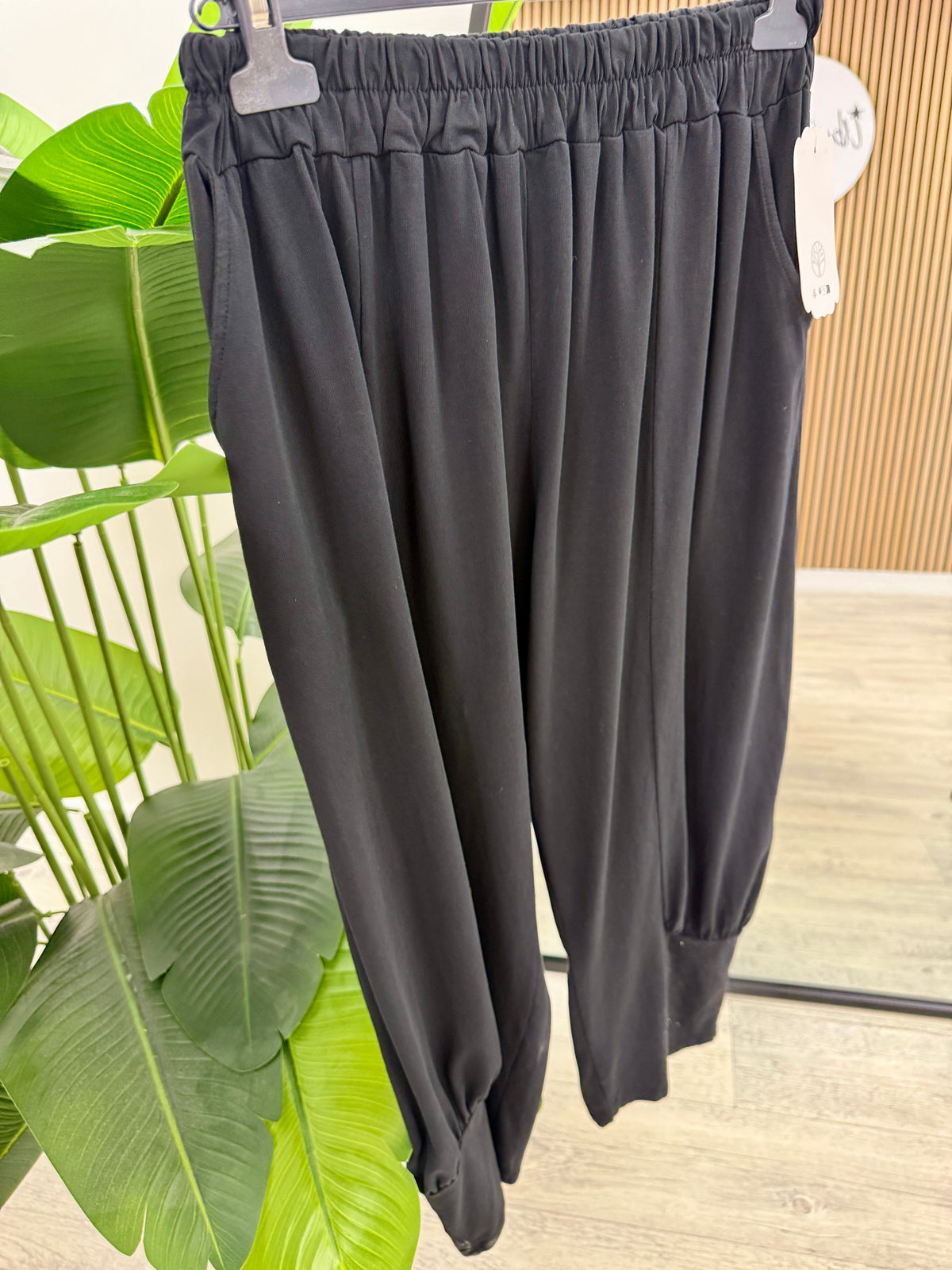 The New Town Tapered Joggers - Black