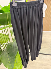 The New Town Tapered Joggers - Black