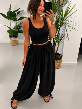 The Crinkle Side Tie Balloon Trousers - Black