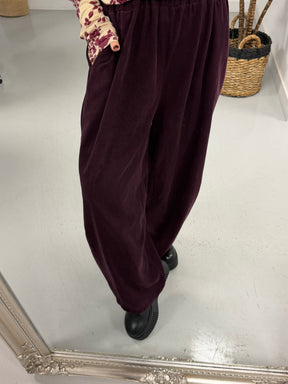 The Boston Barrel Needlecord Joggers - Aubergine (Size 12-16)