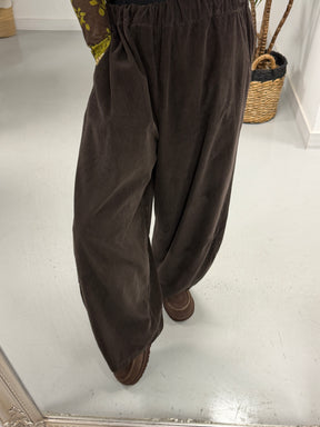 The Boston Barrel Needlecord Joggers - Chocolate (Size 12-16)