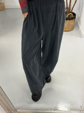 The Boston Barrel Needlecord Joggers - Charcoal (Size 12-16)