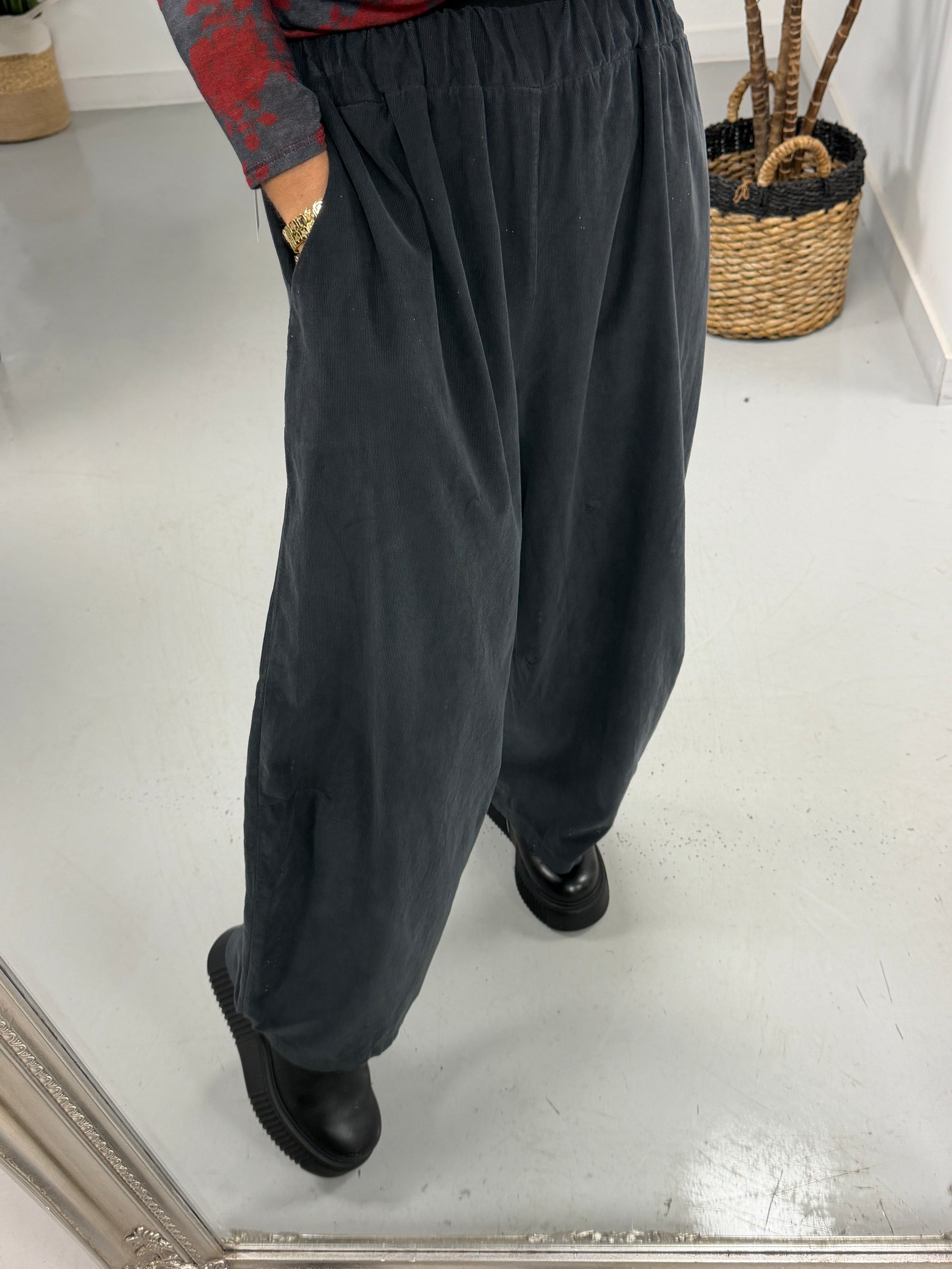 The Boston Barrel Needlecord Joggers - Charcoal (Size 12-16)