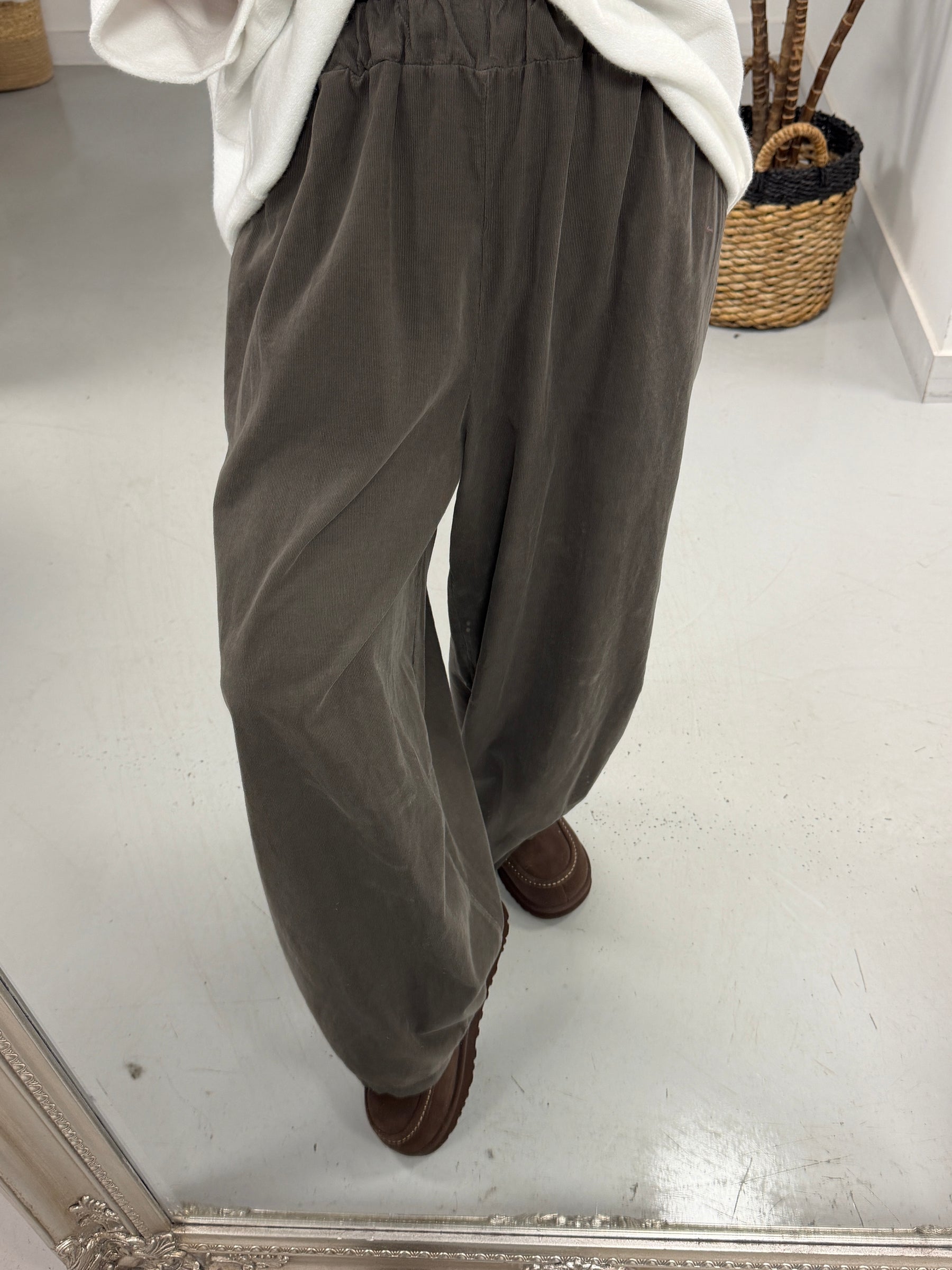 The Boston Barrel Needlecord Joggers - Taupe (Size 12-16)