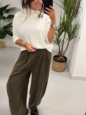 The Bromley Pocket Barrel Trousers - Mocha (Size 12-18)
