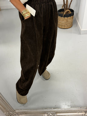 The Bromley Pocket Barrel Trousers - Chocolate (Size 12-18)