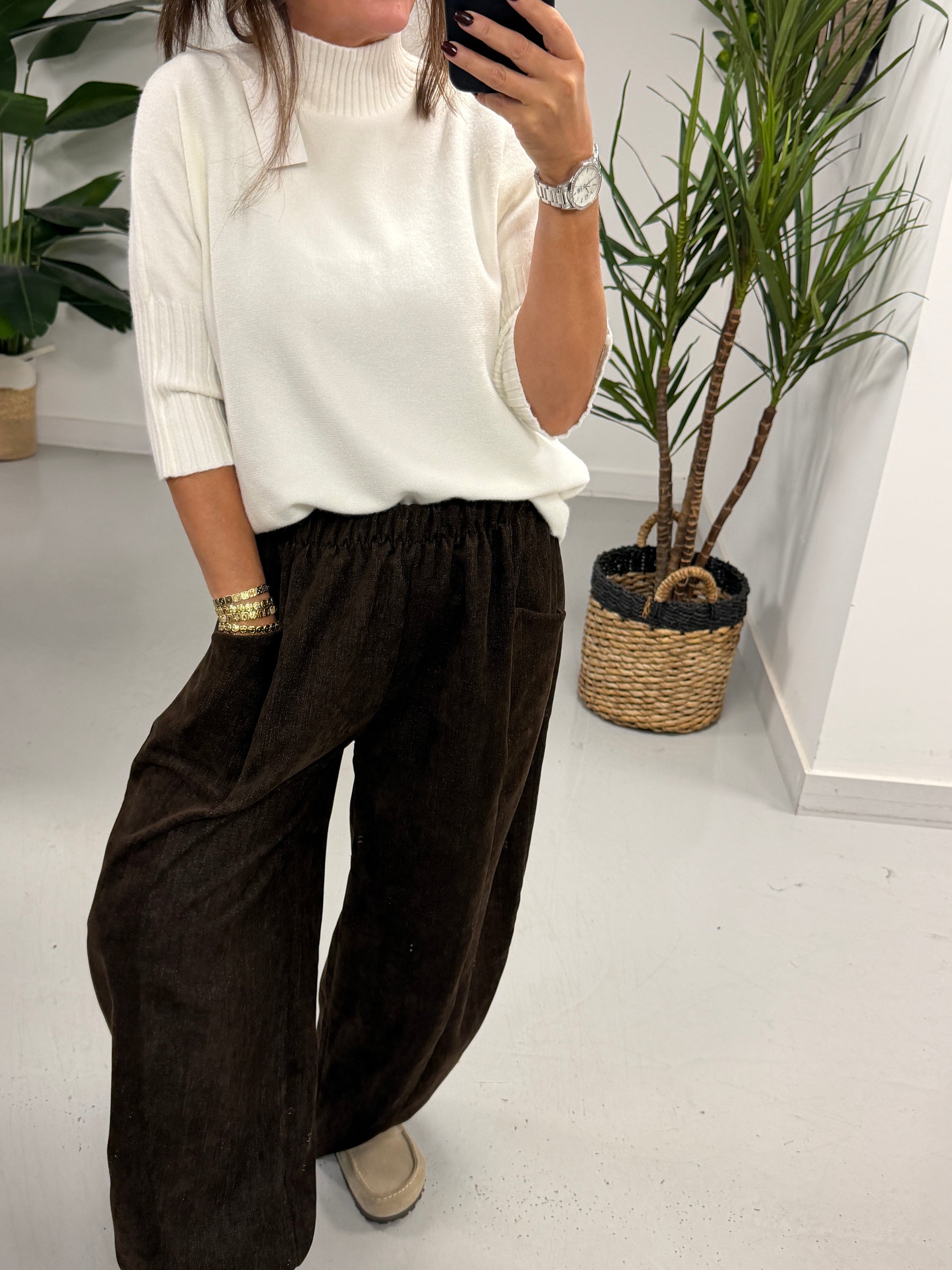 The Bromley Pocket Barrel Trousers - Chocolate (Size 12-18)