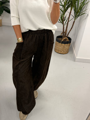 The Bromley Pocket Barrel Trousers - Chocolate (Size 12-18)