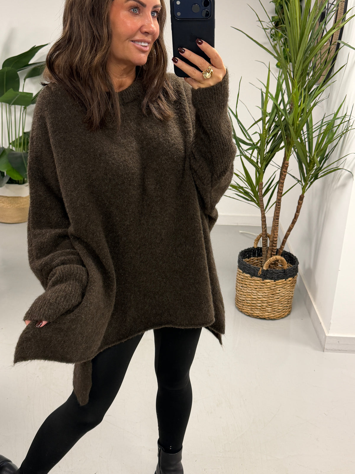 The Super Soft Hi Low Knit - Chocolate
