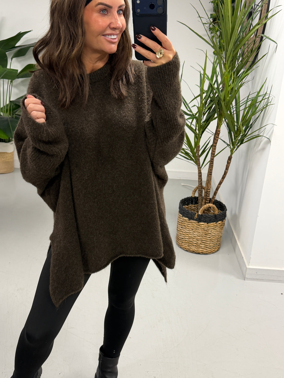 The Super Soft Hi Low Knit - Chocolate