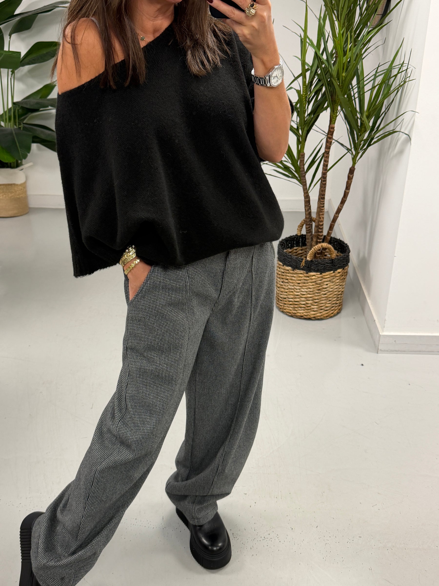The Boat Neck Knit - Black