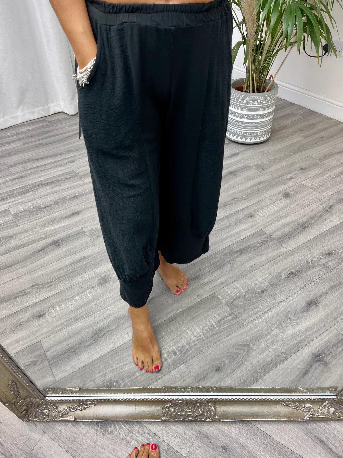 Sahara Cropped Pants - Black