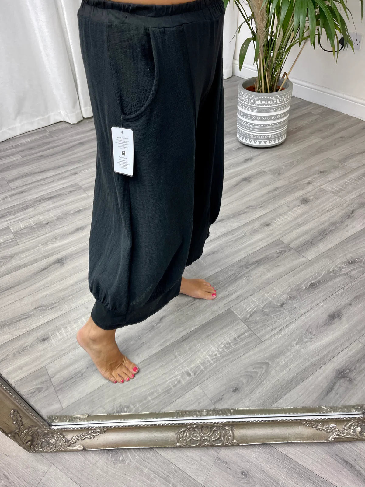 Sahara Cropped Pants - Black